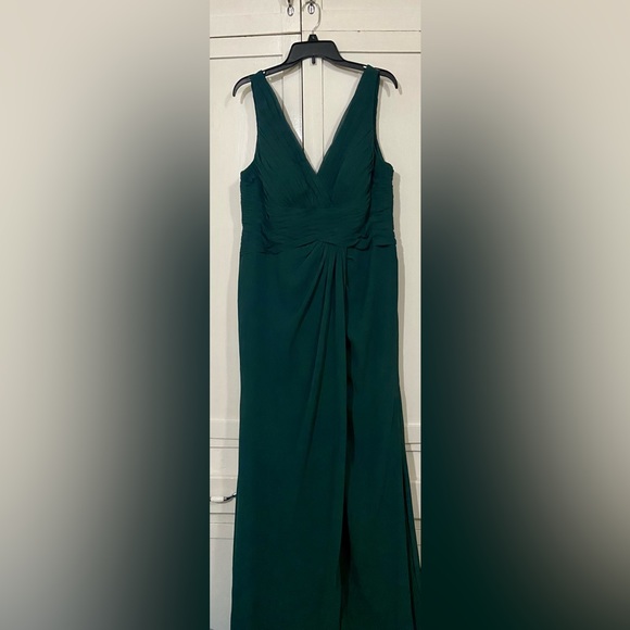 Bridesmaid/Prom Dress - Picture 2 of 5